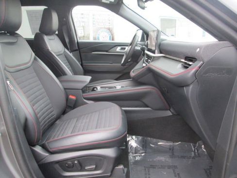 Used 2025 Ford Explorer ST-Line AWD/4WD image 15