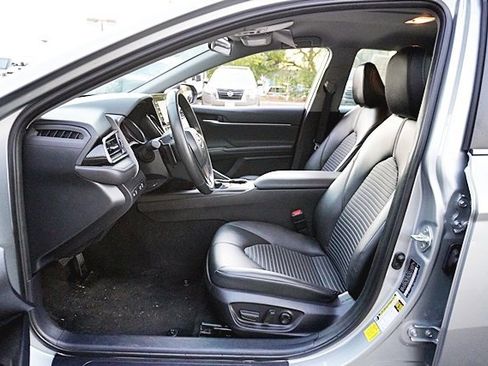 Used 2024 Toyota Camry SE image 13