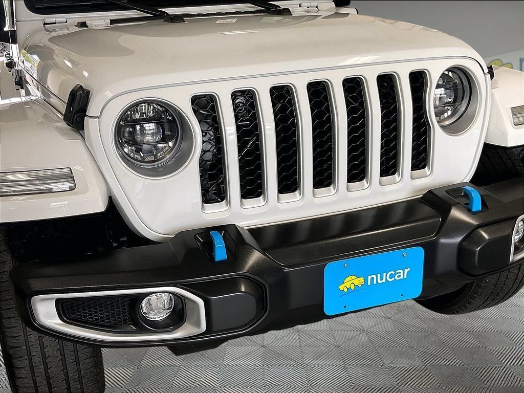 Used 2023 Jeep Wrangler Unlimited Sahara AWD/4WD image 31