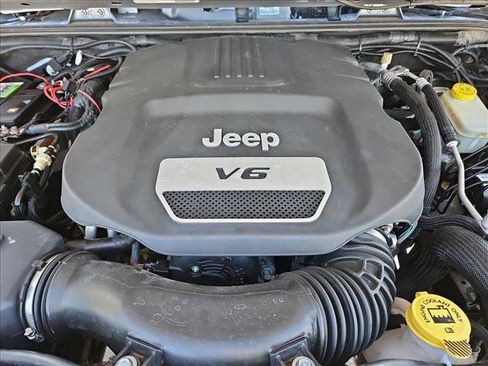 Used 2016 Jeep Wrangler Unlimited Sport w/ Quick Order Package 24S AWD/4WD image 28