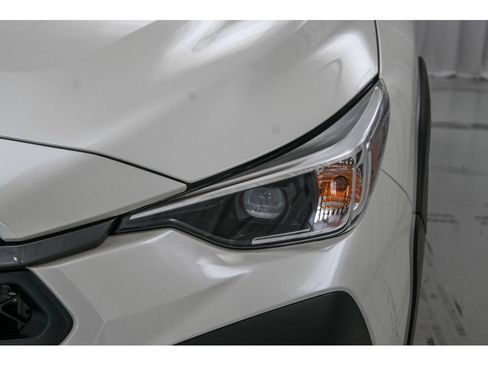 Used 2025 Subaru Crosstrek 2.5i Premium AWD/4WD image 11