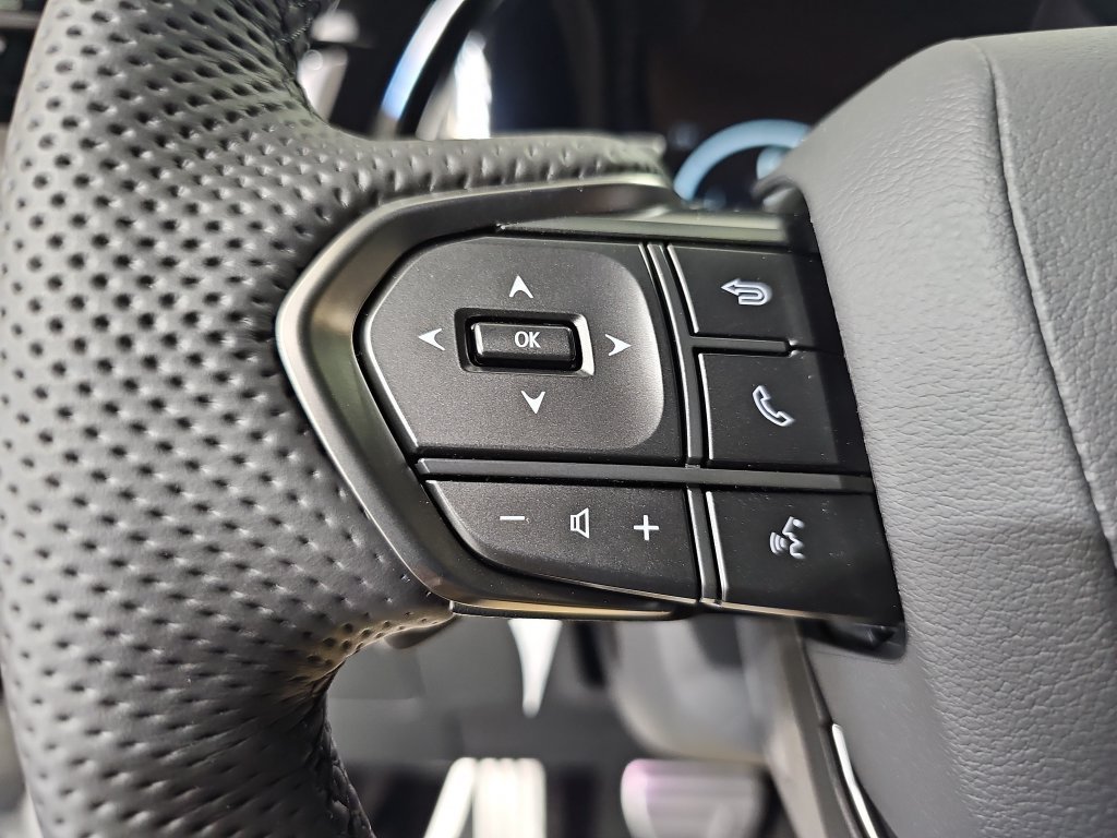 New 2026 Lexus TX 500h AWD image 17