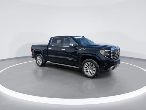 Used 2022 GMC Sierra 1500 Denali AWD/4WD image 2