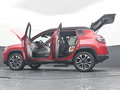 Used 2024 Jeep Compass Limited AWD/4WD image 41