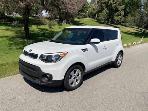 Used 2018 Kia Soul w/ Convenience Package FWD image 8