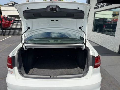 Used 2017 Volkswagen Jetta SEL FWD image 20