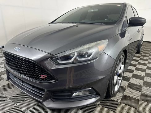 Used 2017 Ford Focus ST FWD image 1