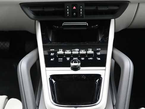 New 2026 Porsche Cayenne Coupe image 23