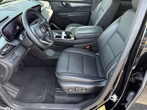 Used 2025 Buick Enclave Preferred FWD image 10