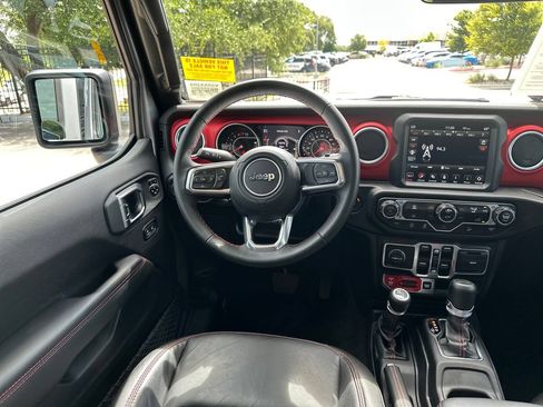 Used 2020 Jeep Wrangler Unlimited Rubicon w/ Dual Top Group AWD/4WD image 30