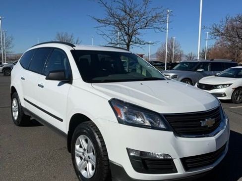 Used 2017 Chevrolet Traverse LS image 8