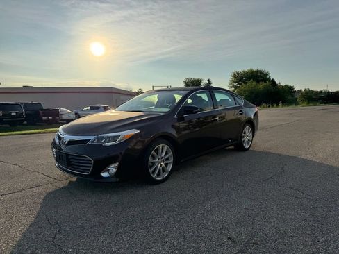 Used 2014 Toyota Avalon Limited FWD image 11