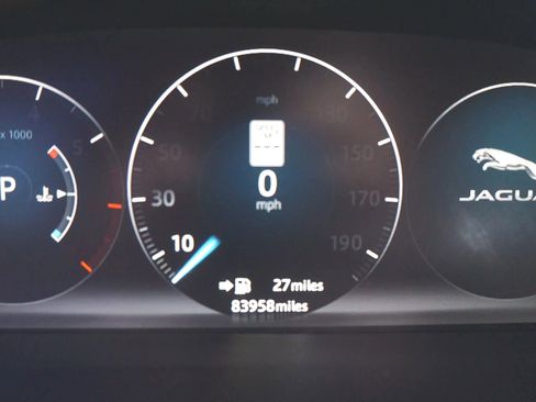 Used 2016 Jaguar XJ R-Sport RWD image 36