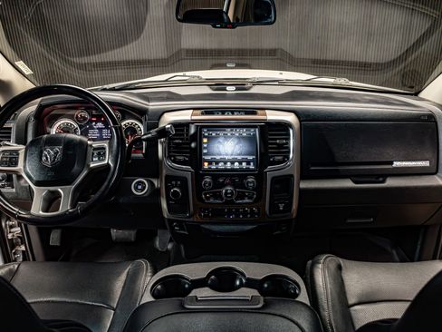 Used 2017 RAM 3500 Laramie w/ Cold Weather Group AWD/4WD image 17