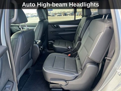 Used 2025 Buick Enclave Preferred image 15