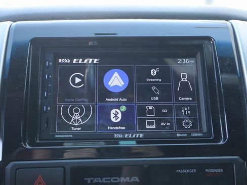 Used 2015 Toyota Tacoma 4x4 Double Cab image 38