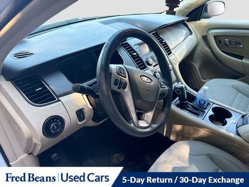 Used 2018 Ford Taurus SE FWD image 8