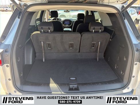 Used 2021 Chevrolet Traverse LT FWD image 42