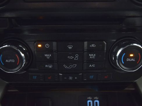 Used 2016 Ford F150 Lariat image 34