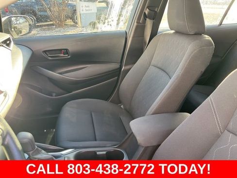 Used 2025 Toyota Corolla LE FWD image 9