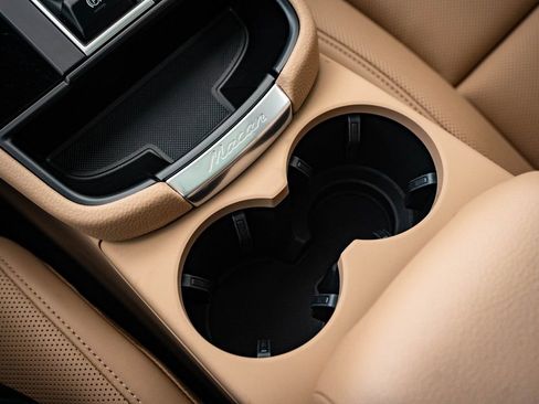 Used 2026 Porsche Macan image 22