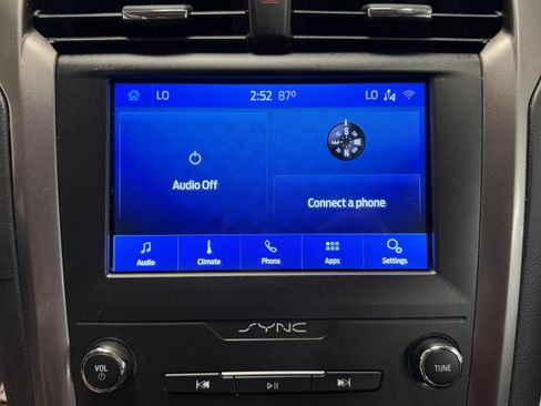 Used 2020 Ford Fusion SE FWD image 7