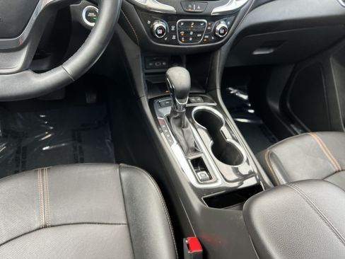 Used 2023 Chevrolet Equinox Premier AWD/4WD image 22
