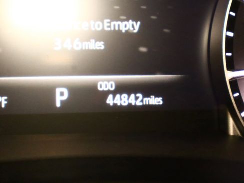 Used 2024 Toyota Highlander LE image 14