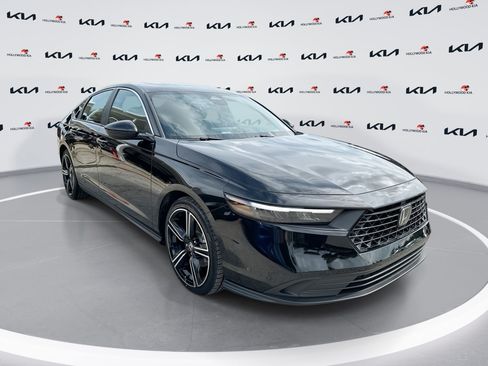 Used 2025 Honda Accord Sport image 1
