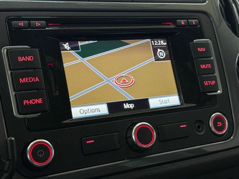 Used 2013 Volkswagen Tiguan SE FWD image 60