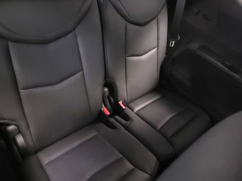 Used 2023 Cadillac XT6 Luxury image 16