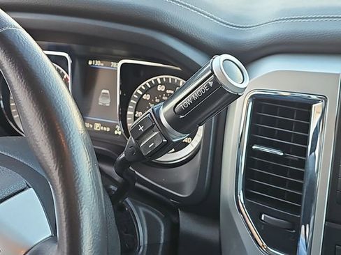 Used 2019 Nissan Titan PRO-4X w/ Pro-4x Convenience Package image 14