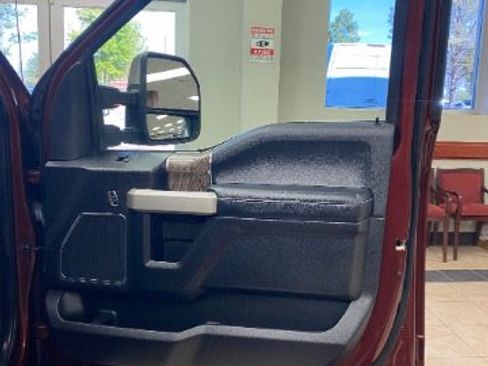 Used 2017 Ford F250 Lariat w/ Chrome Package RWD image 13