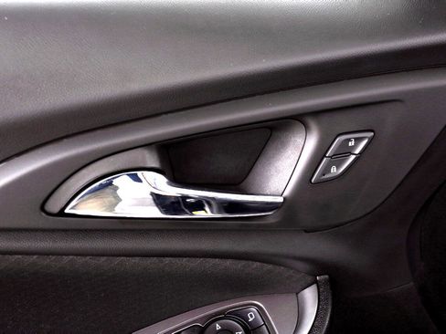 Used 2022 Chevrolet Malibu LT image 27