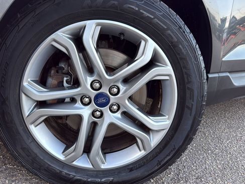 Used 2016 Ford Edge Titanium w/ Equipment Group 301A AWD/4WD image 27