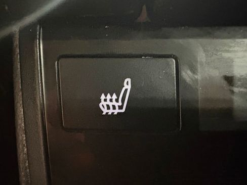 Used 2024 Toyota Highlander Platinum image 12