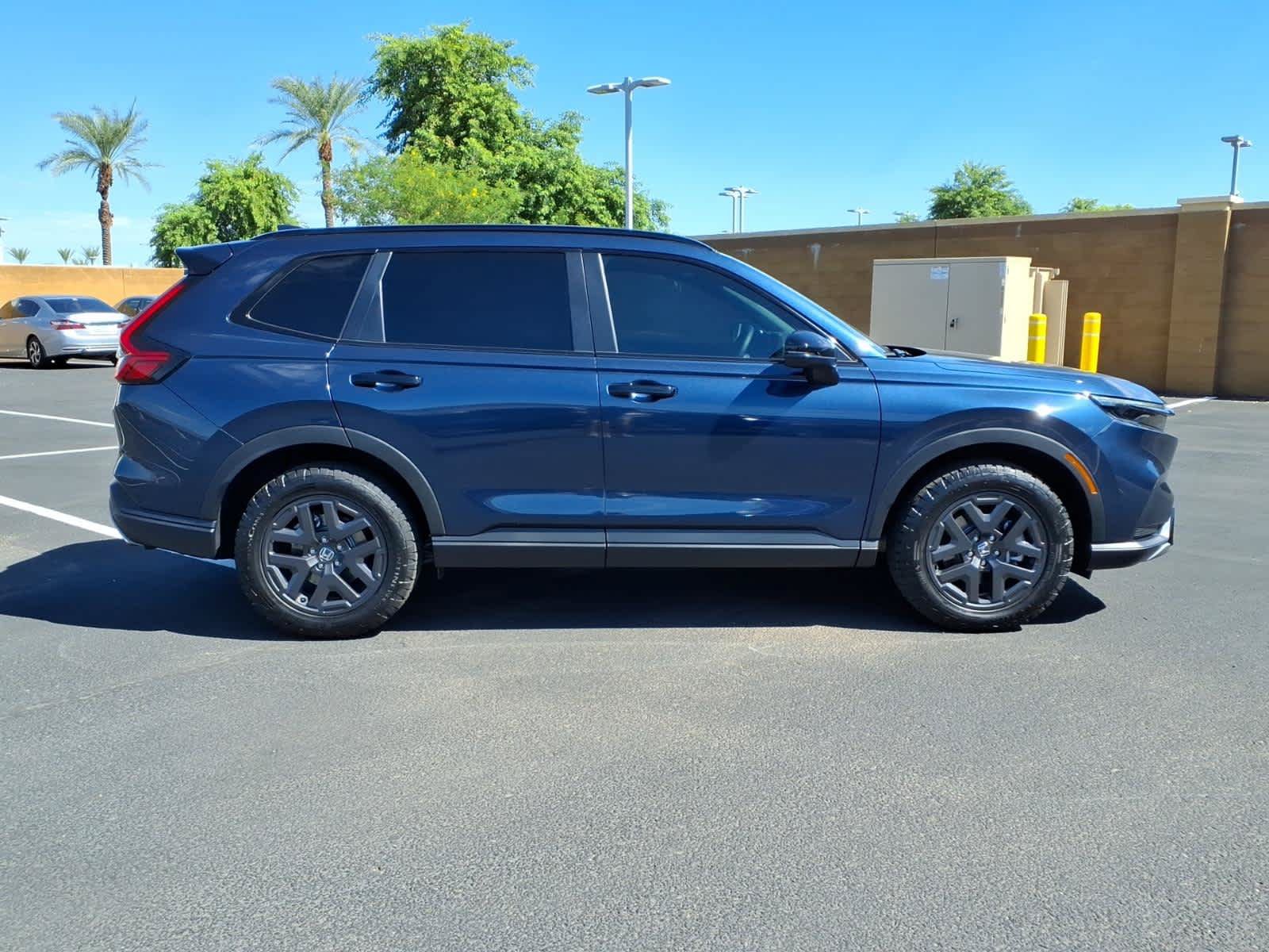 Used 2026 Honda CR-V TrailSport image 3