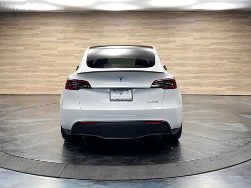 Used 2023 Tesla Model Y Performance AWD/4WD image 18