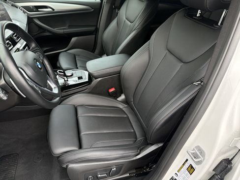 Certified 2025 BMW X4 xDrive30i w/ Premium Package AWD/4WD image 18