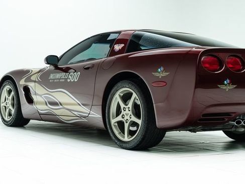 Used 2003 Chevrolet Corvette Coupe w/ Preferred Equipment Group RWD image 21
