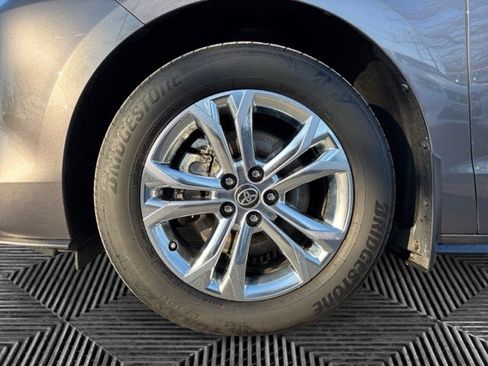 Used 2021 Toyota Sienna Platinum image 30