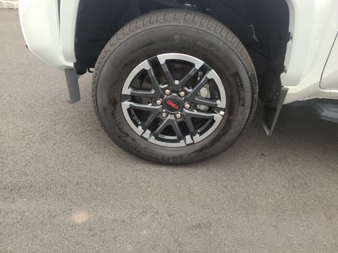 Certified 2024 Toyota Tacoma TRD Sport w/ TRD Sport Upgrade Package AWD/4WD image 9