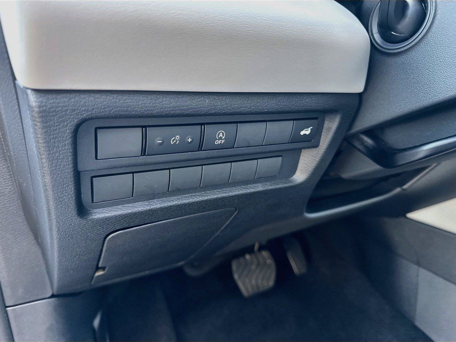 New 2026 Mitsubishi Outlander SE FWD image 14