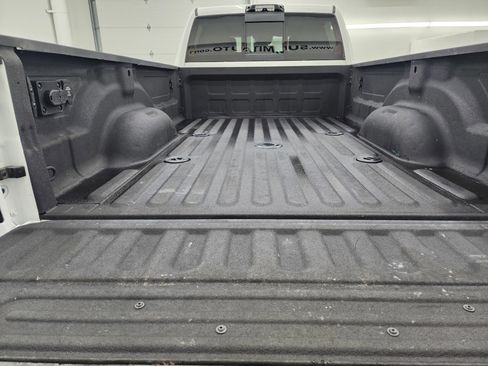 Used 2021 RAM 3500 Laramie image 33