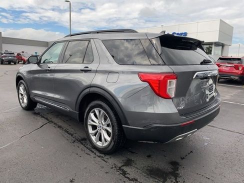 Used 2023 Ford Explorer XLT w/ Equipment Group 202A image 7