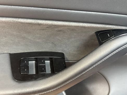Used 2019 Tesla Model 3 AWD/4WD image 18