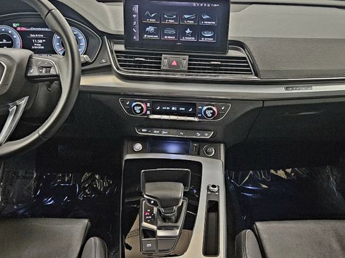 Used 2025 Audi Q5 2.0T Premium image 14