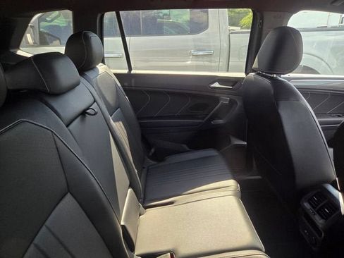 Used 2024 Volkswagen Tiguan SE R-Line w/ MDO Package, Three-Row FWD image 10