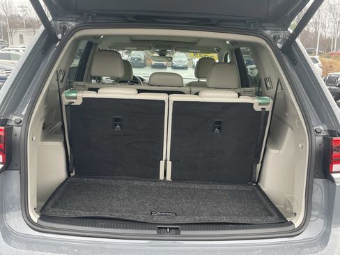Certified 2025 Volkswagen Atlas SE w/ Panoramic Sunroof Package image 10