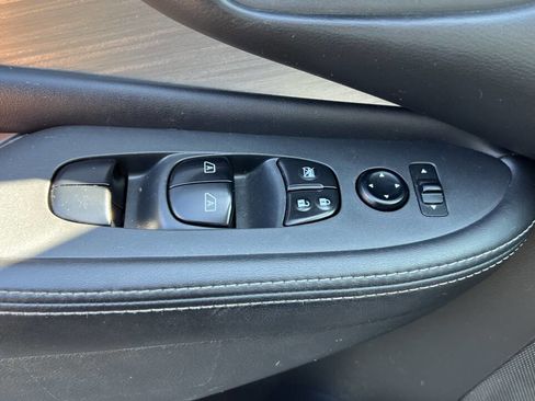 Used 2017 Nissan Murano S w/ Navigation Package image 20